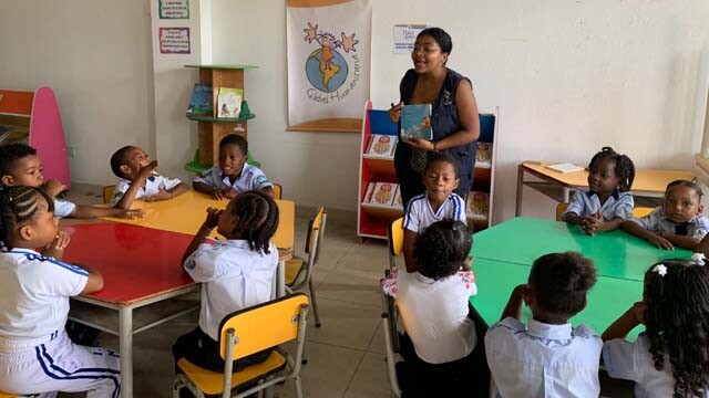 COLOMBIA_BIBLIO ESCOLARES2.jpg